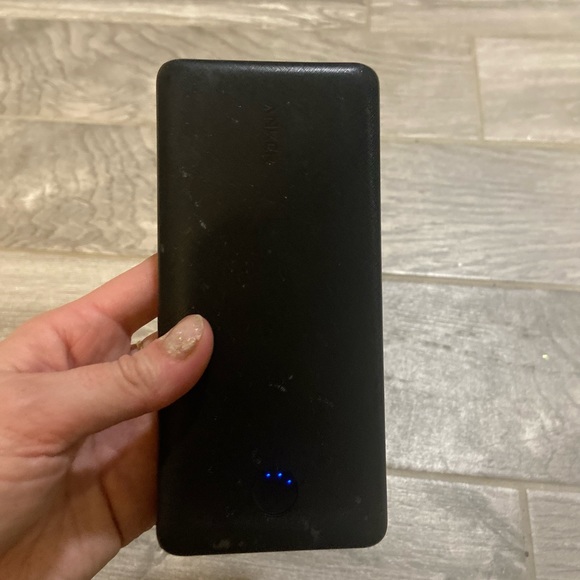 ANKER POWER BANK ⚡️ Fast Charging for Days ⚡️Universal Compatibility ⚡️ EUC - Picture 16 of 16